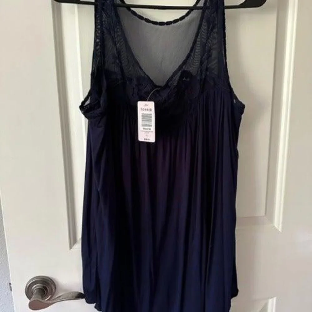 Torrid Navy Blue Floral Embroidered Mesh Yoke Sleeveless Babydoll Top Size 2 NWT - Picture 4 of 6